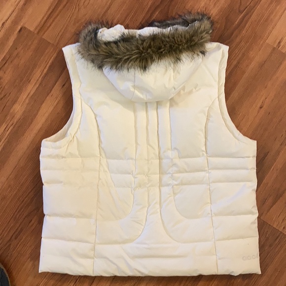Powder Room vest - Picture 3 of 3